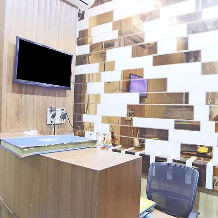 OYO 65630 Hotel New Raj Kamal Aurangabad  Buitenkant foto