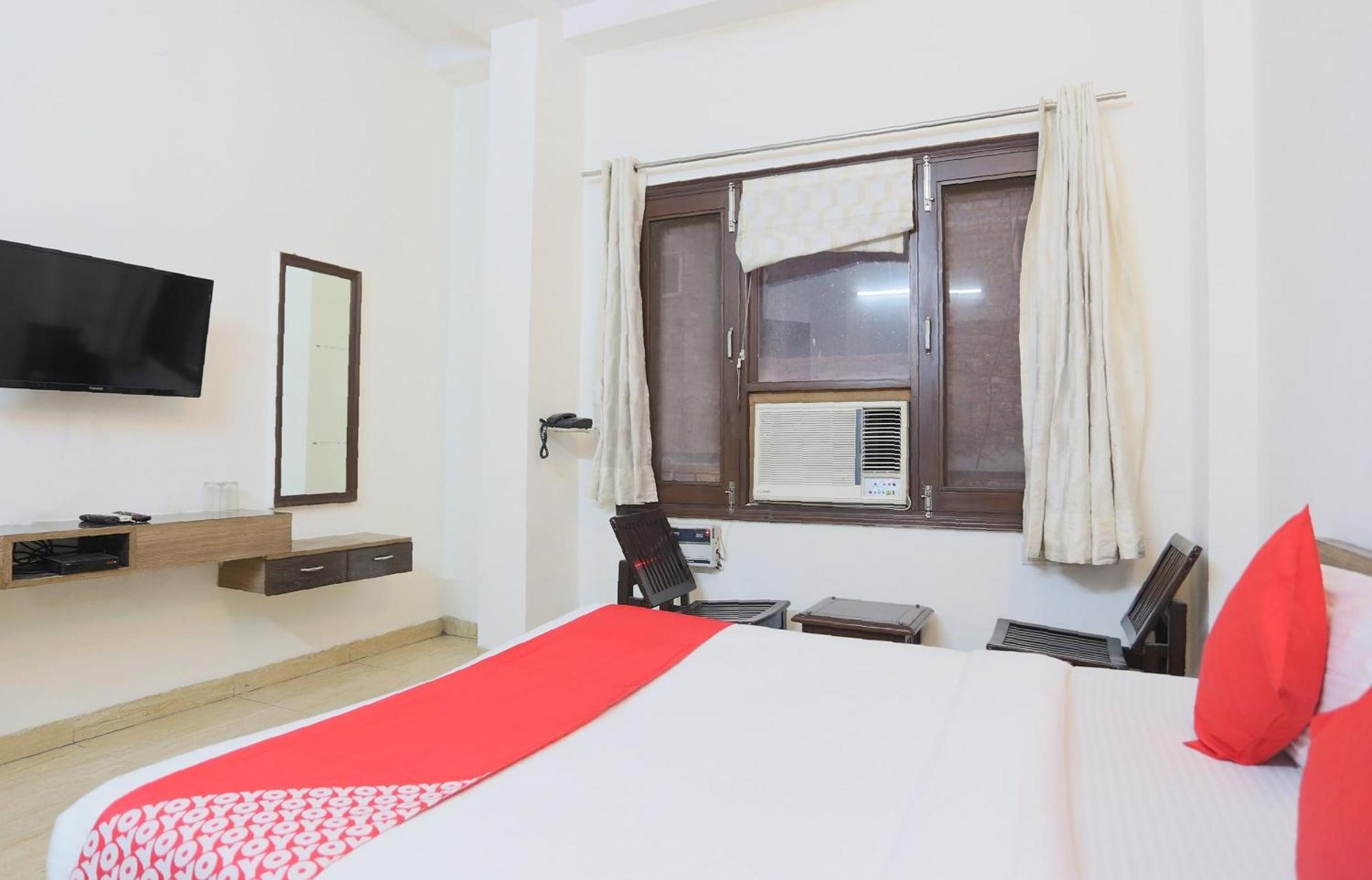 OYO 65630 Hotel New Raj Kamal Aurangabad  Buitenkant foto